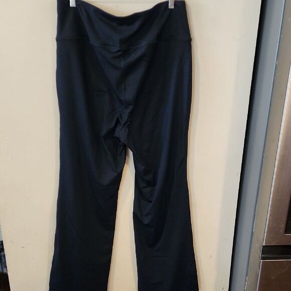 Torrid Active Black  Leggings Size 2 Wide Leg Euc - Picture 4 of 4